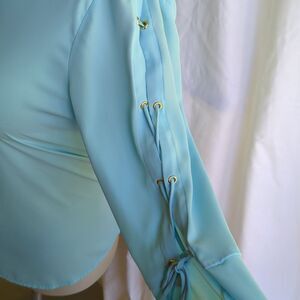Kaari Blue Lace-Up Sleeve Blouse Light Blue Size L Women’s Long Sleeve